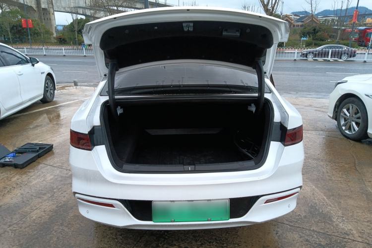 Used BYD Qin PLUS 2024 HONOR Edition DM-i 55KM Leading Model
