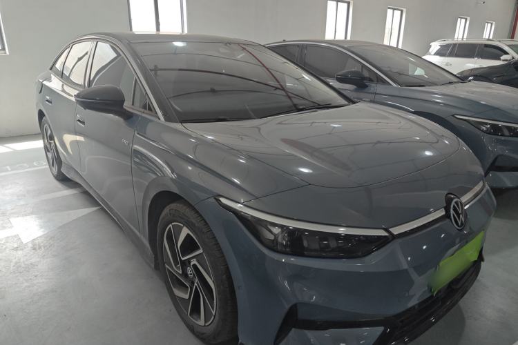 Used Volkswagen ID.7 VIZZION 2024 PRO Model Front Right 45 Deg