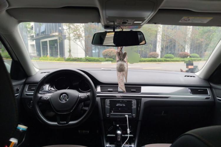 Used Volkswagen C-TREK 2020 1.5L Automatic Comfort Model Center Console