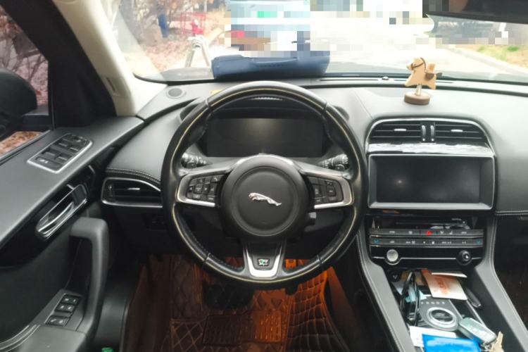 Used Jaguar F-PACE 2016 2.0T Two-Wheel-Drive R-Sport Sport Edition Steering Wheel