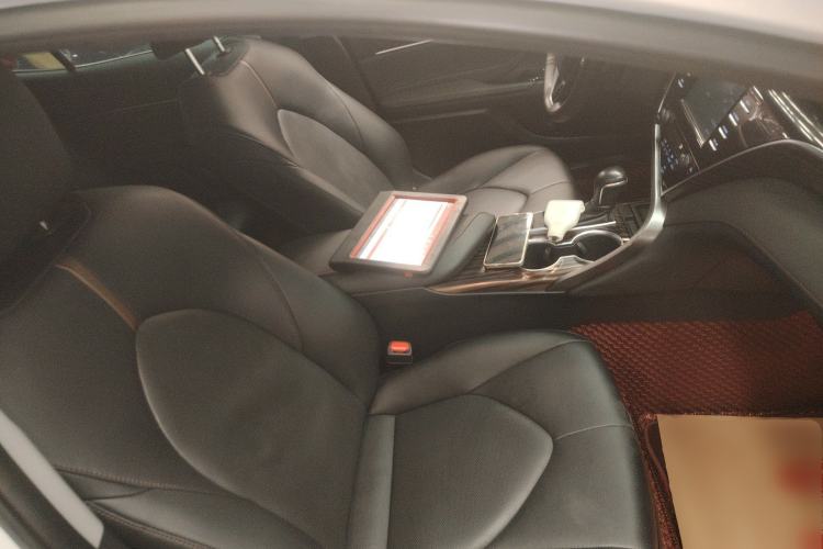 Used Toyota Camry 2018 2.0G Luxury Edition
