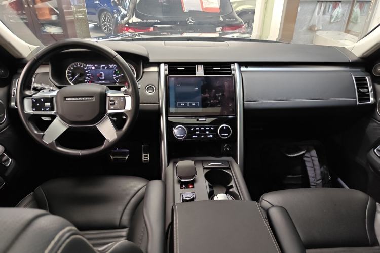 Used Land Rover Discovery 2023 360 PS R-Dynamic S