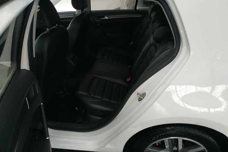 Used Volkswagen Golf 2016 230TSI Automatic Luxury Version
