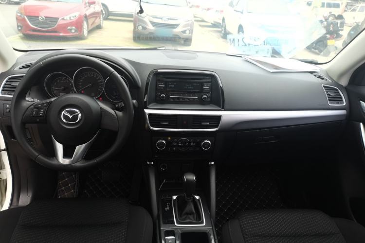 Used Mazda CX-5 2015 2.0L Automatic Two-Wheel Drive Urban Version Center Console
