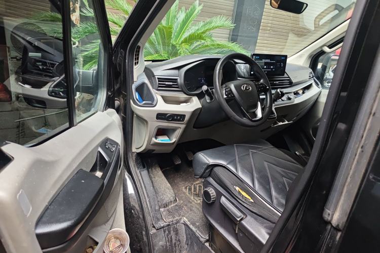 Used SAIC MAXUS Xintu V90 2020 2.0T Manual - Yunjie Version Front-Wheel Drive Rear Single Tire Long Wheelbase High-Roof 7-Seater