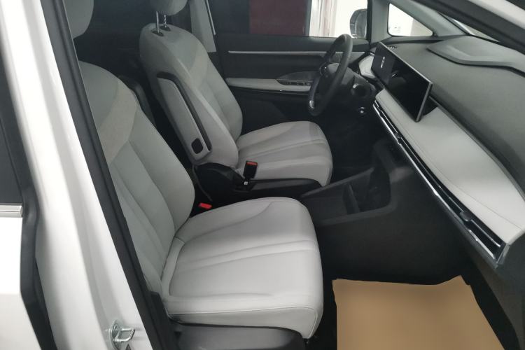 Used SAIC MAXUS G70 2024 2.0T Automatic Comfort Edition 7-Seater