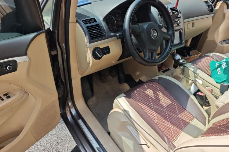 Used Volkswagen Touran 2011 1.4T Manual Zhiya Edition 5 Seats