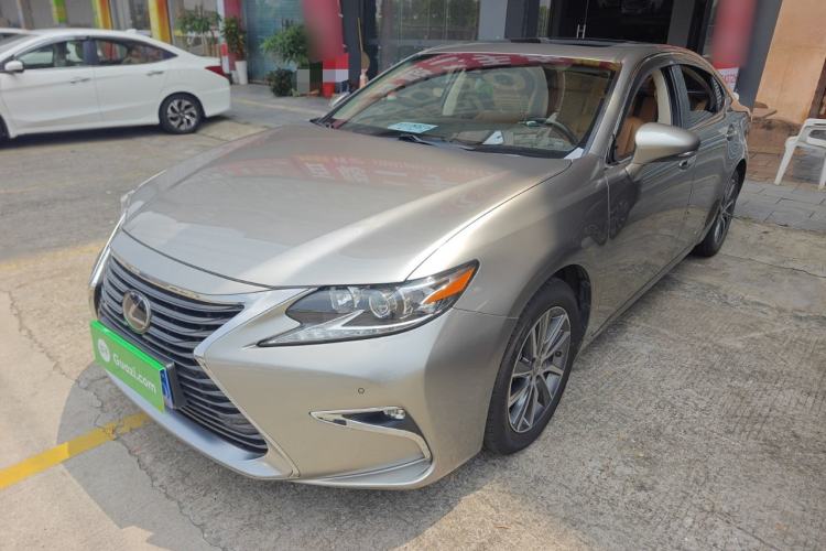 Used Lexus ES 2015 300h Comfort Edition