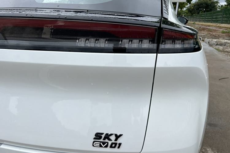 Used Dongfeng Aeolus SKY EV01 2025 445 km AIR