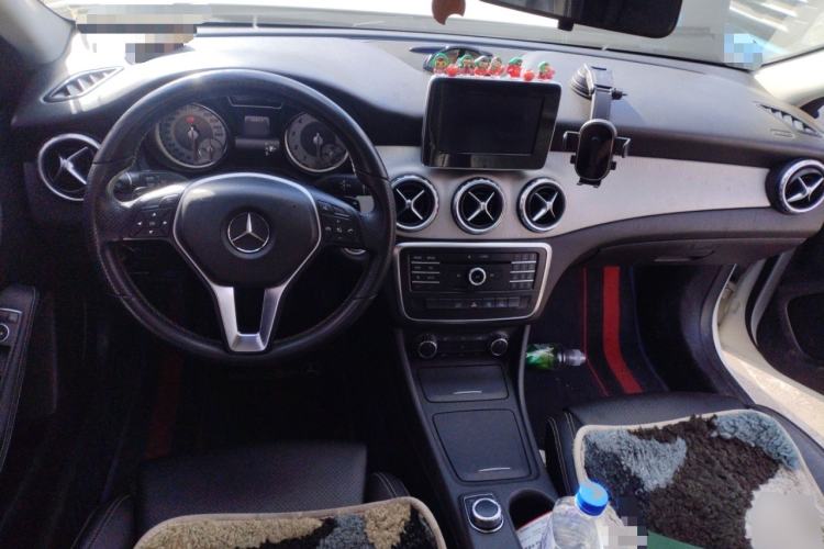 Used Mercedes-Benz GLA 2016 GLA 200 Sport Edition Center Console