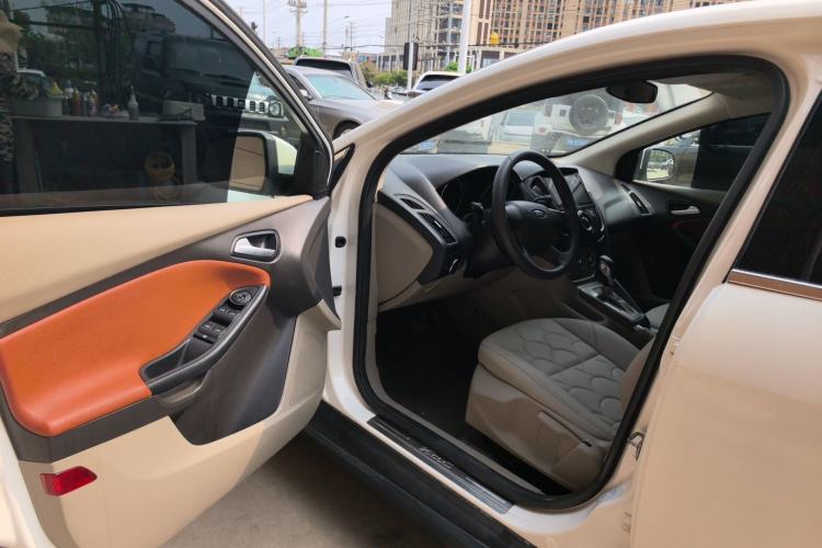 Used Ford Focus 2012 Sedan 1.6L Automatic Comfort Model Driver Seat