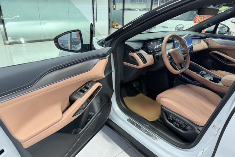 Used BYD Song L EV 2025 Intelligent Driving Version 662 km LiDAR Excellence Edition
