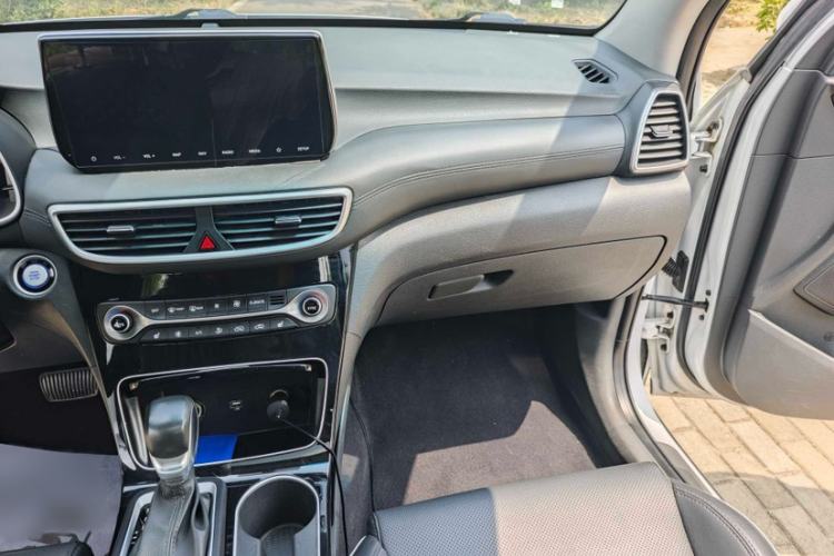 Used Hyundai Tucson 2020 280TGDi Two-Wheel-Drive GLS Smart Connectivity Version China VI Standard
