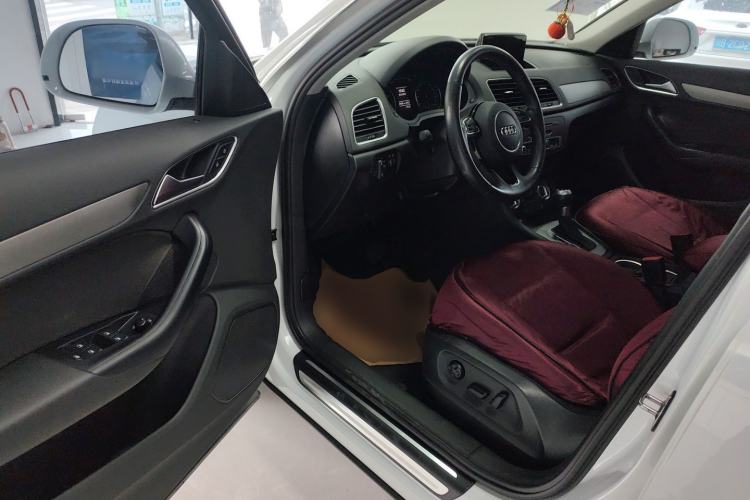 Used Audi Q3 2015 30 TFSI Ambition Edition Driver Seat