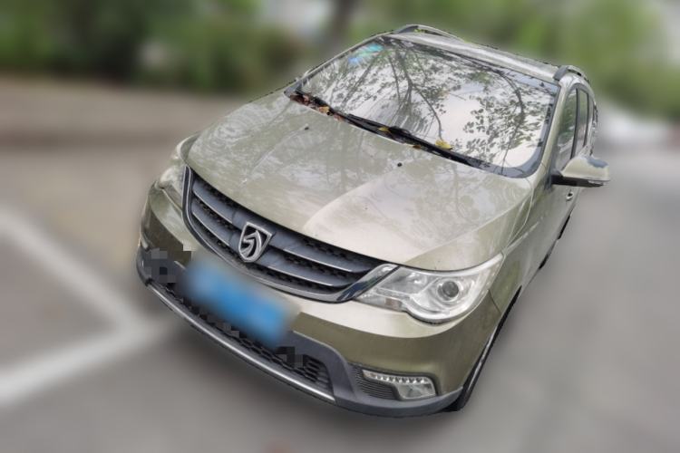 Used Baojun 730 2014 1.5L manual luxury trim 7 seats