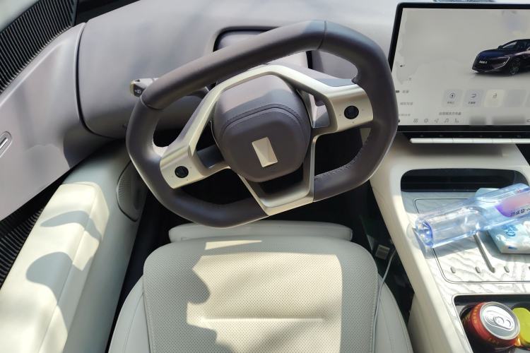 Used Avatr 12 2024 650 Three-Laser Four-Wheel Drive Performance Edition Steering Wheel