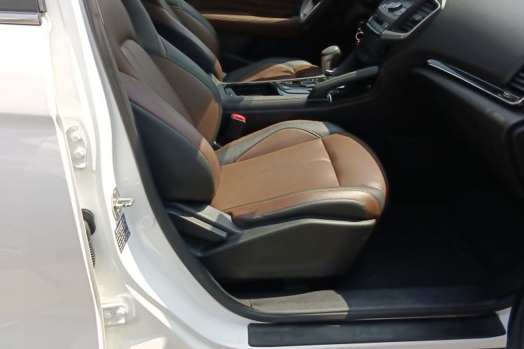 Used Dongfeng Aeolus AX7 2018 Classic 1.6T Automatic Elite Model