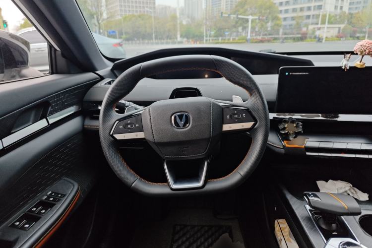 Used CHANGAN UNI-V 2023 1.5T Prestige Model
