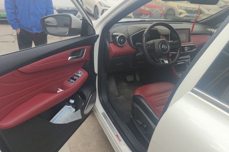 Used MG HS 2018 30T Automatic Two-Wheel Drive Trophy Edition—High-Octane V-Model
