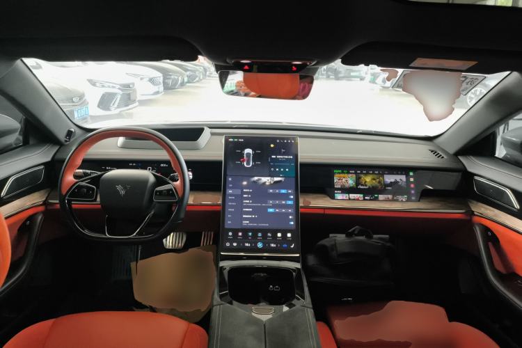 Used NETA S 2022 All-Electric 715 km Range Rear-Drive Deluxe Version Center Console