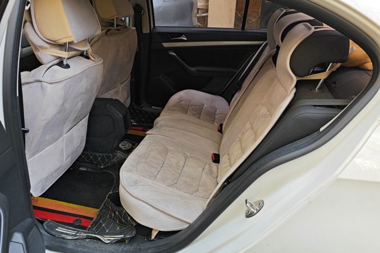 Used Volkswagen Lavida 2015 1.6L Automatic Fashion Edition Left Rear Seat