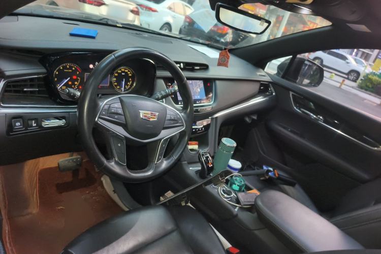 Used Cadillac XT5 2020 Revised Version 28T Luxury Edition Center Console