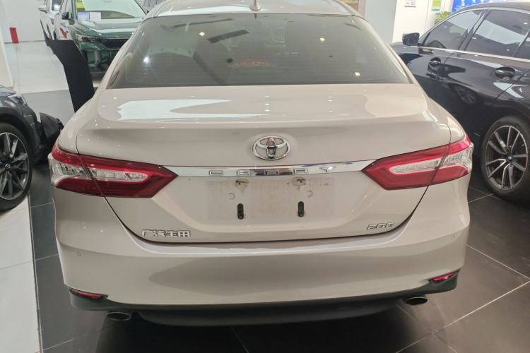 Used Toyota Camry 2021 2.0G Luxury Edition
