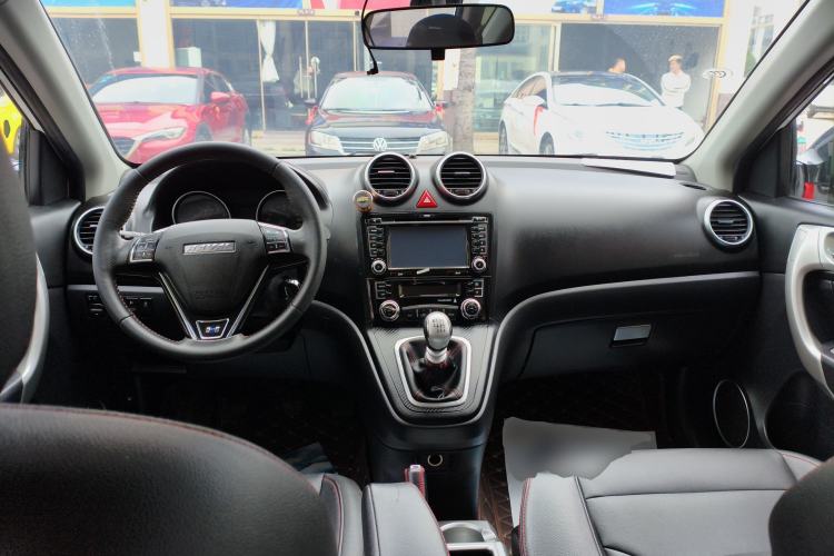 Used Haval H6 2016 Upgraded Model 1.5T Manual Two-Wheel Drive Elite Version Center Console