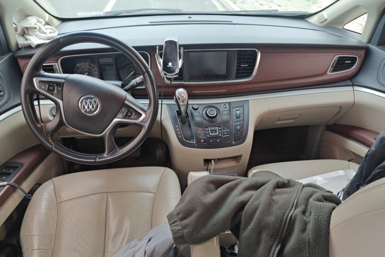 Used Buick GL8 2017 25S Prestige Version China V Standard Center Console