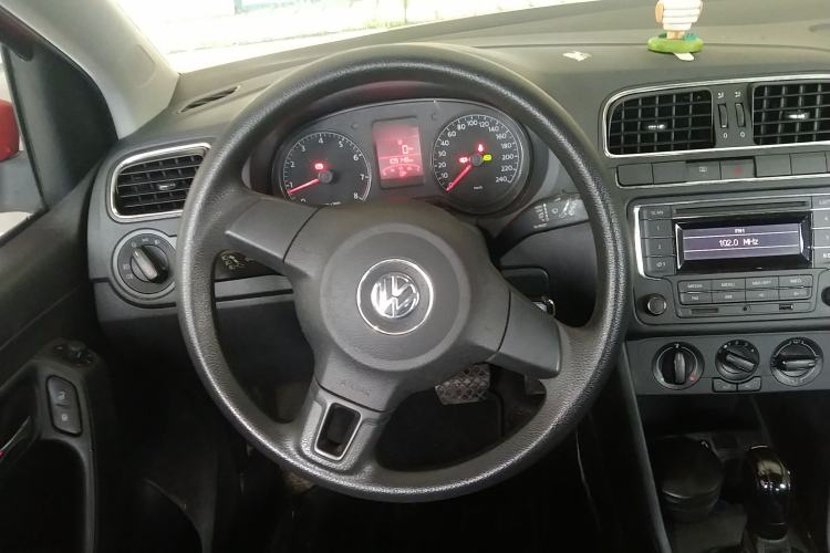 Used Volkswagen Polo 2013 1.4L Automatic Comfort Edition Steering Wheel