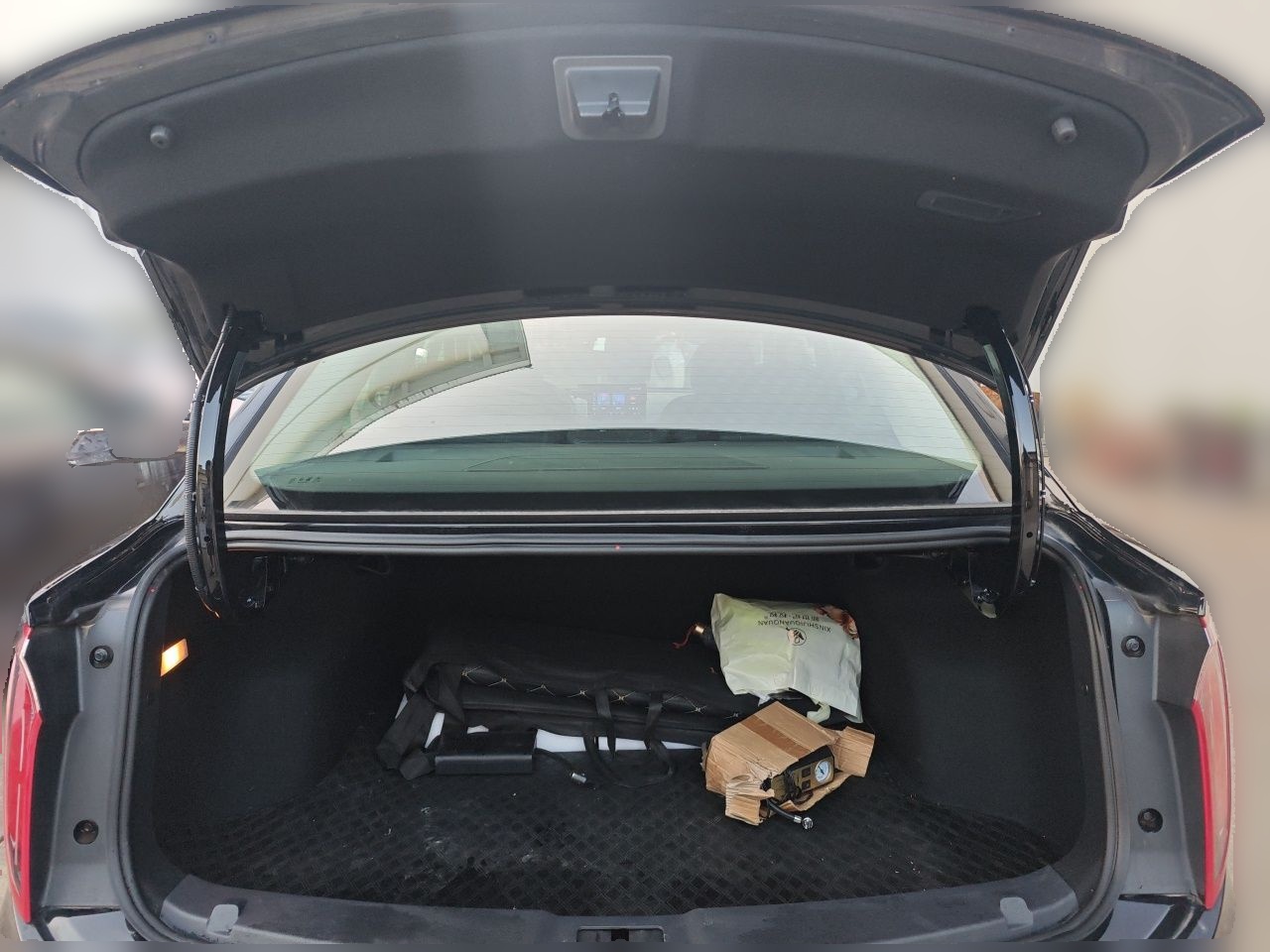 Hongqi E-QM5 2024 450km Range Commuter Version — снимка 19