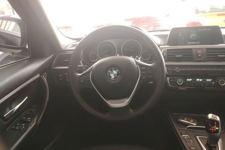 Used BMW 3 Series 2018 320Li xDrive Fashion Model Steering Wheel