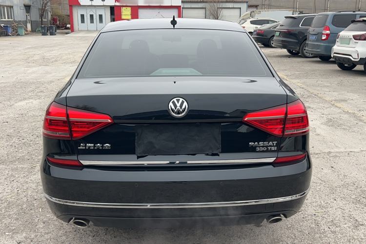 Used Volkswagen Passat 2017 330TSI DSG Luxury Edition
