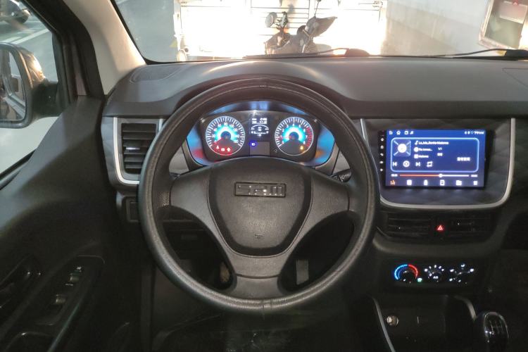 Used Jinbei Gold Hiace M Classic 2024 1.5L Engineering Lion Passenger Vehicle 5 Seats
