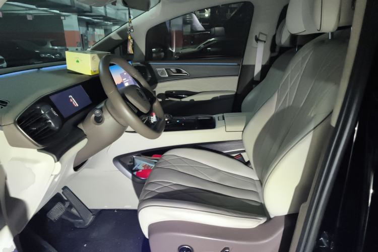 Used Denza D9 2022 DM-i 970 Four-Wheel Drive Prestige Model