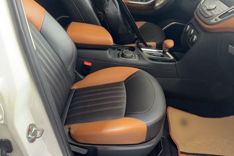 Used Soueast DX7 2017 1.5T Automatic Glory Edition Right Front Seat