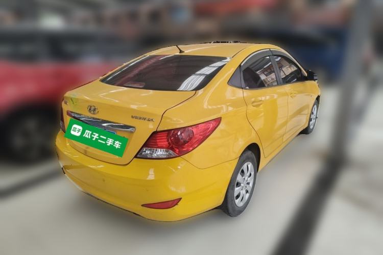 Used Hyundai Verna (older generation) 2013 Sedan 1.4L Automatic Standard GL Model Rear Right 45 Deg