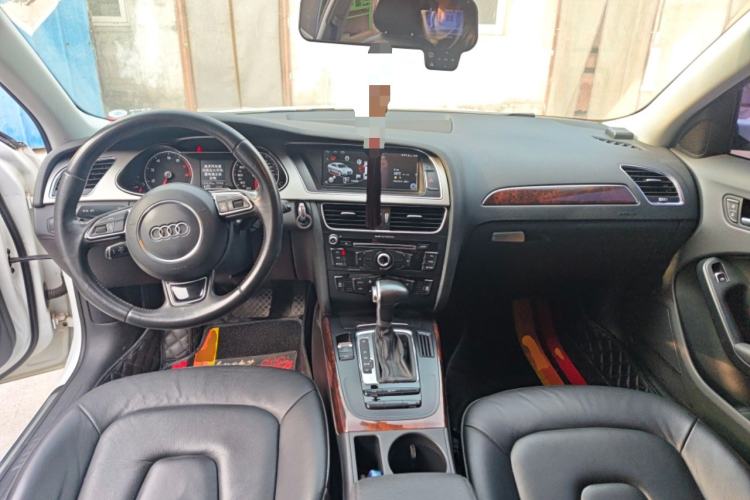 Used Audi A4L 2013 35 TFSI Automatic Comfort Model Center Console