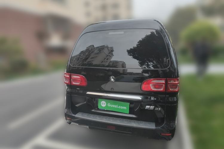 Used FORTHING Lingzhi 2023 M5L 1.6L Base Model 7 Seats Rear