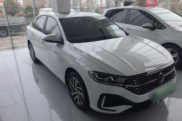 Used Volkswagen Lavida 2024 1.5L Automatic Starry Sky 5 Million Edition Front Right 45 Deg