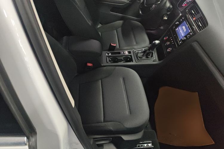 Used Volkswagen Golf 2018 230TSI Automatic Comfort Model Right Front Seat