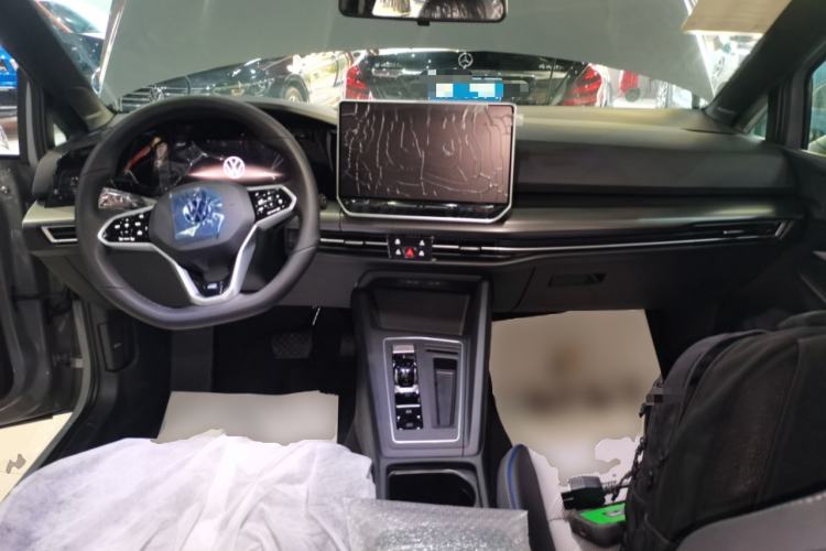 Used Volkswagen Golf 2025 Facelift 300TSI R-Line
