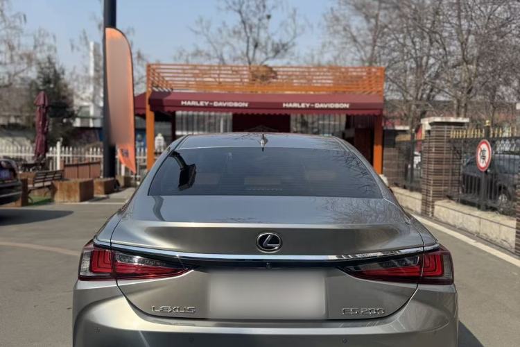 Used Lexus ES 2023 200 Excellence Edition
