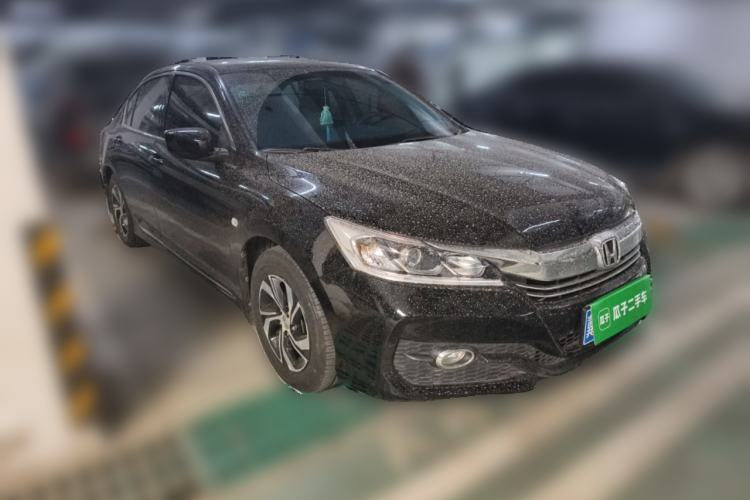 Used Honda Accord 2016 2.0L Comfort Edition Front Right 45 Deg