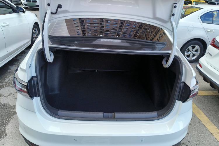 Used Volkswagen Lavida 2023 New Sharp 1.5L Manual New Comfort Edition