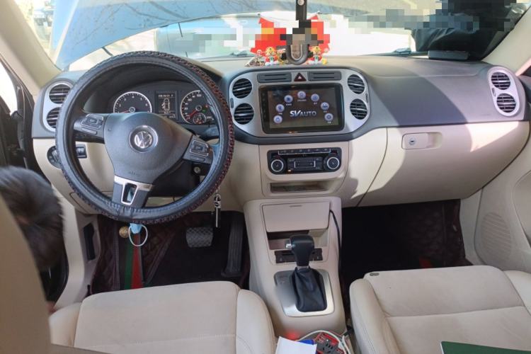 Used Volkswagen Tiguan 2010 2.0 TSI Automatic All-Wheel Drive Flagship Edition Center Console