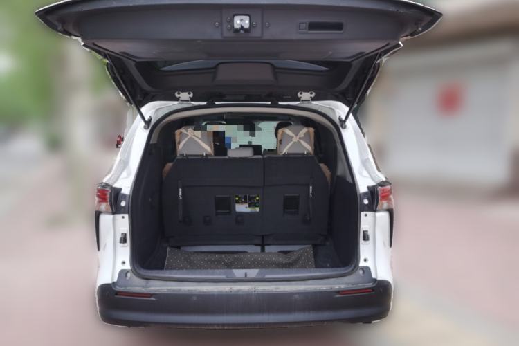 Used Toyota SIENNA 2026 Model 2.5L Dual-Engine Two-Wheel-Drive Comfort Edition
