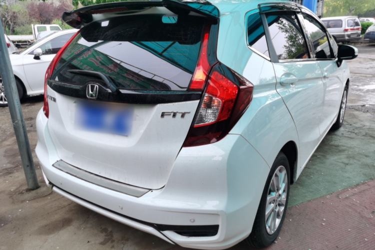 Used Honda Fit 2018 1.5L CVT Comfort Sunroof Version Rear Right 45 Deg