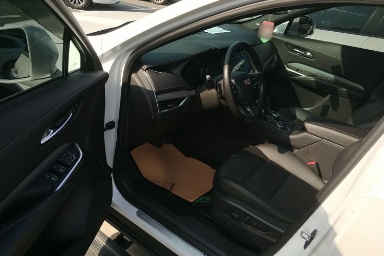 Used Cadillac XT4 2018 28T Two-Wheel Drive Leading Version
