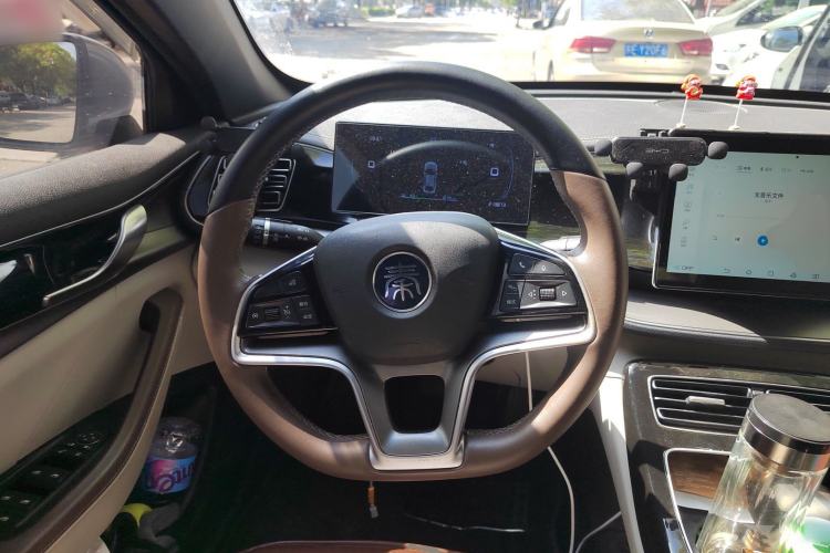 Used BYD Qin PLUS 2023 Champion Edition EV 510KM Leading Model Steering Wheel